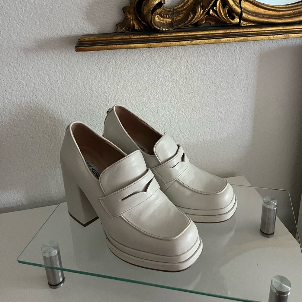 Steve Madden cream  platform heel loafer size 9